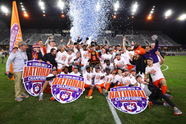 也在场下为 也在场下为